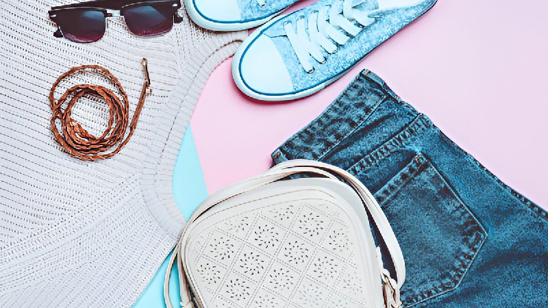How Accessories Shape First Impressions